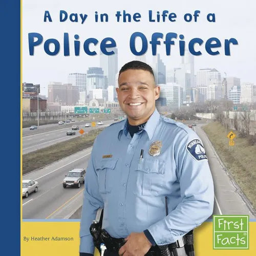 A Day in the Life of a Police Officer - Paperback