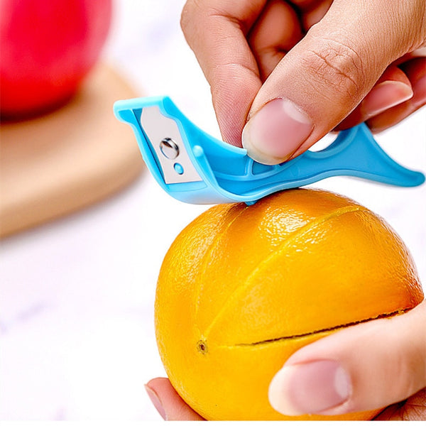 Multifunction  Fruit Thin Skin Scraping Skin Continuous Tool Hand Peeler Finger Ring Fruit Skin Sharpener Kitchen Tools